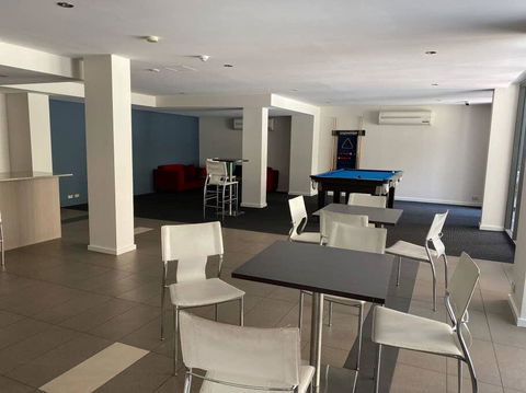 ARENA CENTRAL EXEC VIEWS WINE NETFLIX WIFI PARKING - Holiday Byron Bay 1