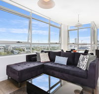As the Sun Sets - Modern and Spacious 2BR Zetland Apartment Facing the Setting Sun