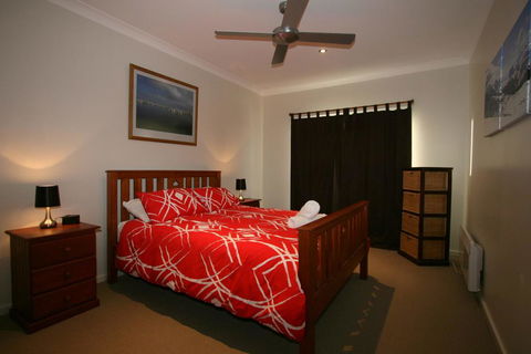 Aspect 1/8a Poly Cow Lane - Holiday Byron Bay 2