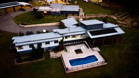 Luxury Mandalong Mansion With Pool & Spa - Holiday Byron Bay 0