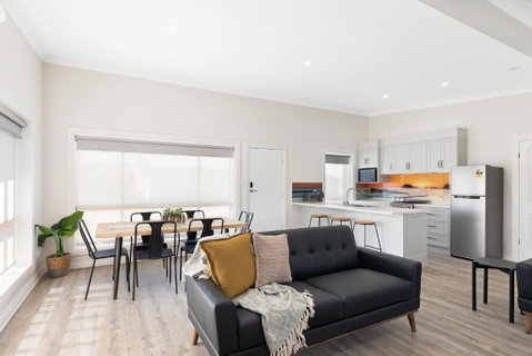 Luxury Apartments And Motel Rooms - Free Wifi - Close To Beach - Holiday Byron Bay 0