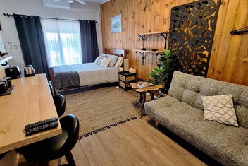 Mallee Sunrise B&B with Holiday Byron Bay