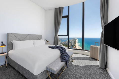 Meriton Suites Surfers Paradise - Holiday Byron Bay 0