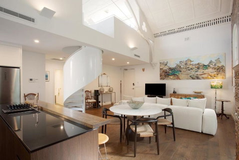 Mezzanine Magic, Bondi Junction - Holiday Byron Bay 1