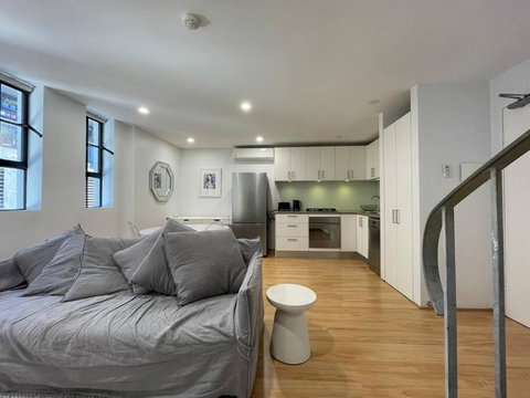 Modern 2 Bedroom Warehouse Conversion - Holiday Byron Bay 0