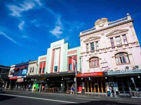 Modern 2 Bedroom Warehouse Conversion - Holiday Byron Bay 1