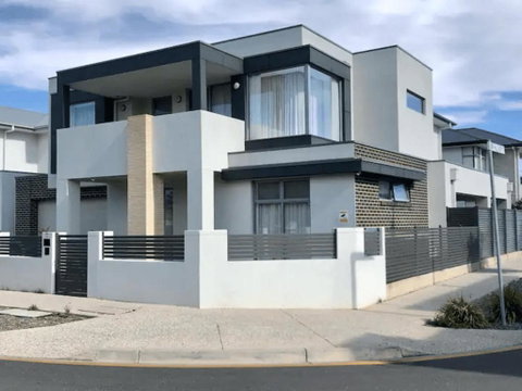 Modern Mansion In Lightsview By Host Solutions - Holiday Byron Bay 0