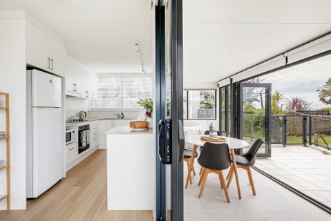 Mona Vale Surf To Tee - Holiday Byron Bay 0