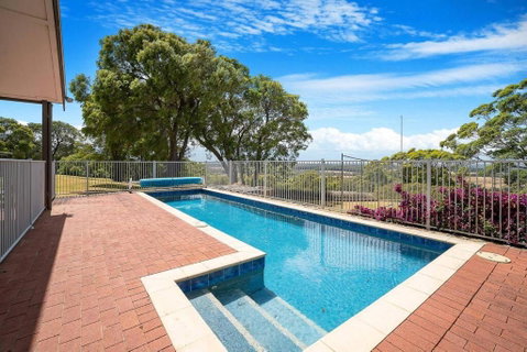 Moondyne Estate Exclusive & Pet Friendly Hilltop Retreat - Holiday Byron Bay 1