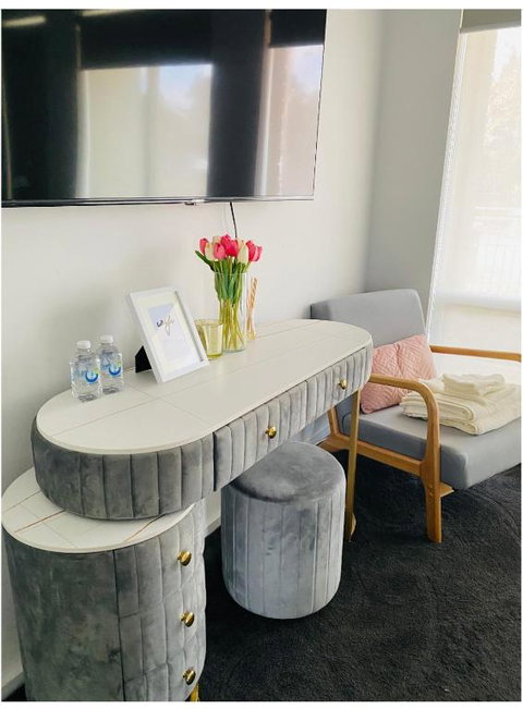 Modern Private Room With Ensuite - Holiday Byron Bay 2