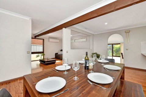 NEW PropertyBreezy Bayside Haven At Brightwaters - Holiday Byron Bay 1