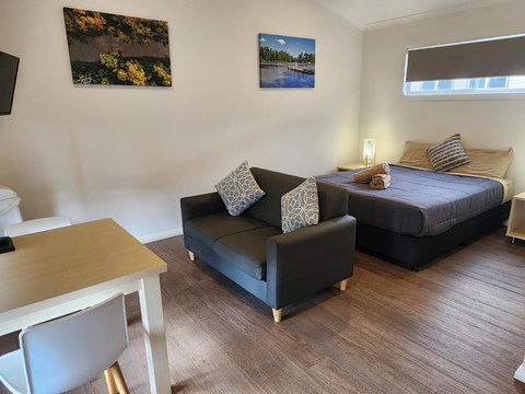 Moree Tourist Park - Holiday Byron Bay 1