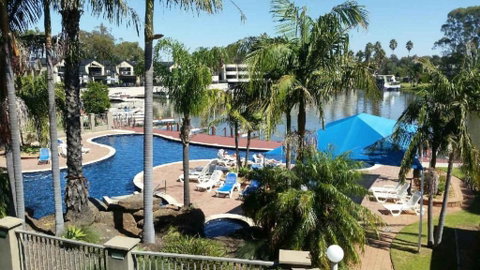 Mulwala Lakeside Apartment - Holiday Byron Bay 3