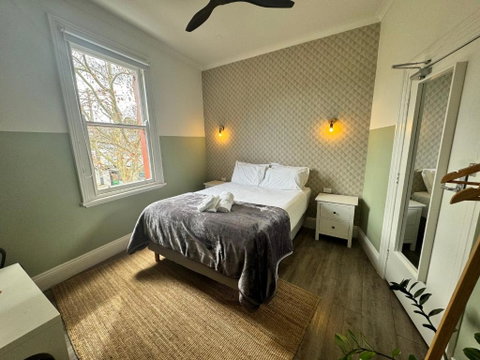 Native Rose Hotel - Holiday Byron Bay 1