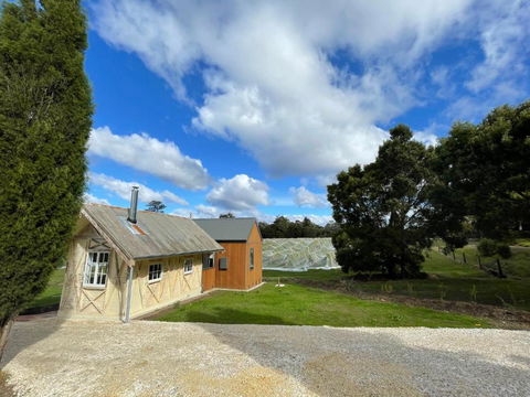 NEST- Luxury Vineyard Accommodation - Holiday Byron Bay 3