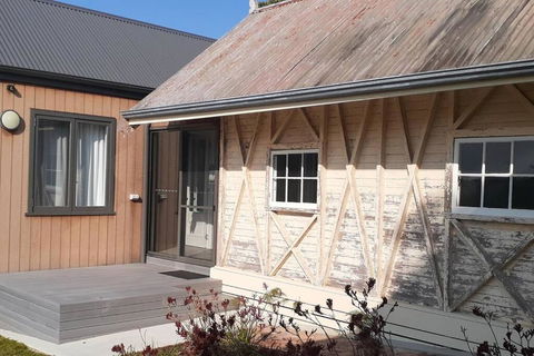 NEST- Luxury Vineyard Accommodation - Holiday Byron Bay 2