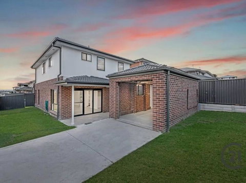 New 5 Bedroom House In Rousehill - Holiday Byron Bay 0
