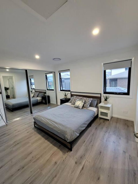 New 5 Bedroom House In Rousehill - Holiday Byron Bay 1