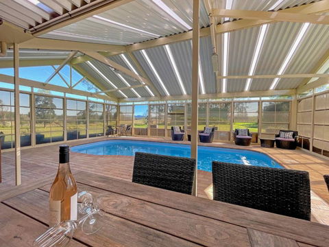 Nottage Cottage - Holiday Byron Bay 0