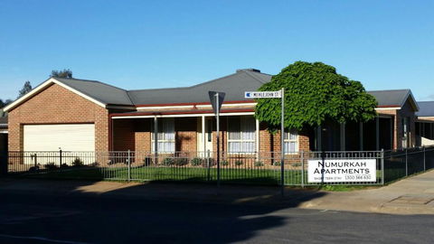 Numurkah Self Contained Apartments - The Mieklejohn - Holiday Byron Bay 1