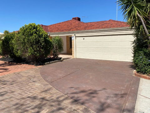Ocean Keys Family Accommodation - Holiday Byron Bay 0