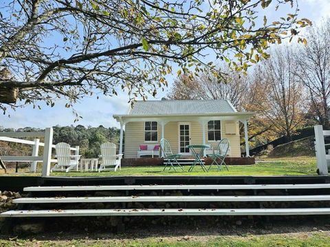 Old Oak Tree Cottage - Holiday Byron Bay 0