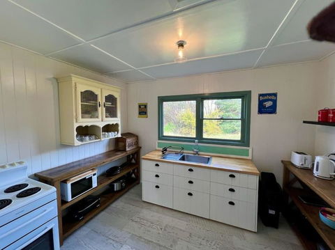 Old Oak Tree Cottage - Holiday Byron Bay 3
