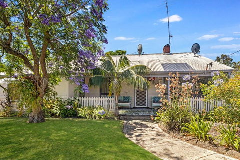 Our Humble Home Nannup - Holiday Byron Bay 0