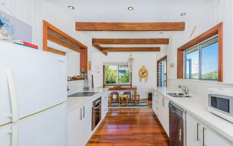 Pacifica House - Holiday Byron Bay 2