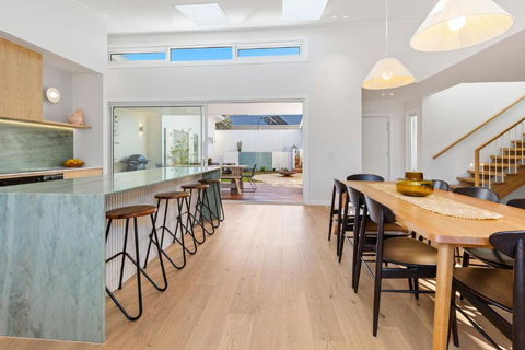 Palm Springs Hideaway - Holiday Byron Bay 1