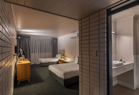 Palms Hotel - Holiday Byron Bay 1