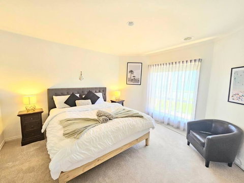 Panayil BeachHouse ! Stunning Ocean Views! - Holiday Byron Bay 1