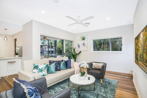 Park Avenue Townhouse Retreat Brisbane Sleeps 10 - Holiday Byron Bay 3