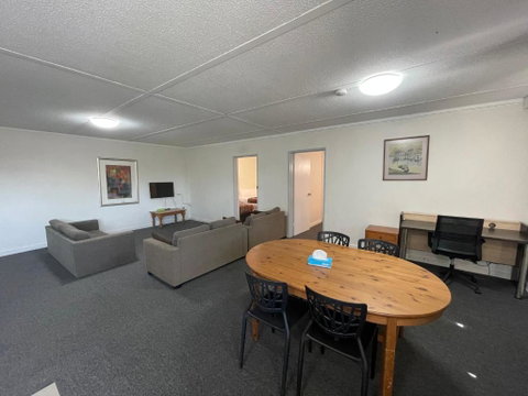 Parkside Inn Motel - Holiday Byron Bay 3