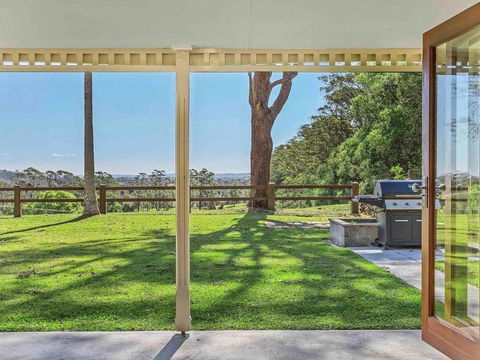 Pauls Farmhouse - Holiday Byron Bay 0
