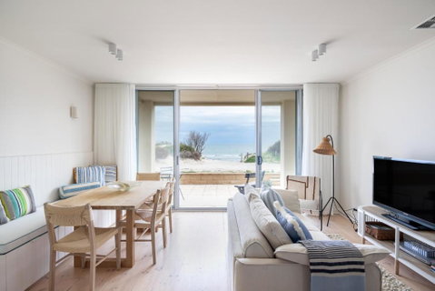 Pearl, Designer Beachfront Retreat, Semaphore Park - Holiday Byron Bay 3