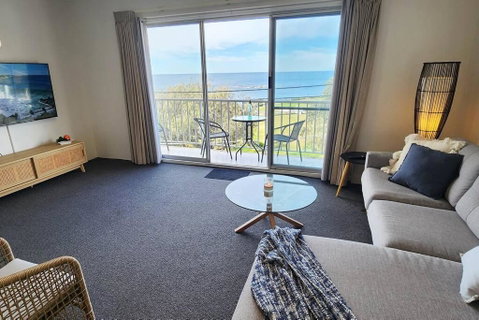 Penthouse Apartment Ocean Views - Holiday Byron Bay 1