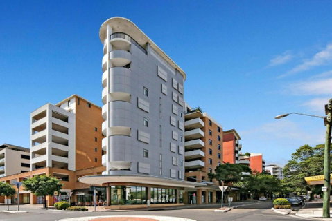 Penthouse In Rockdale CBD - Holiday Byron Bay 0