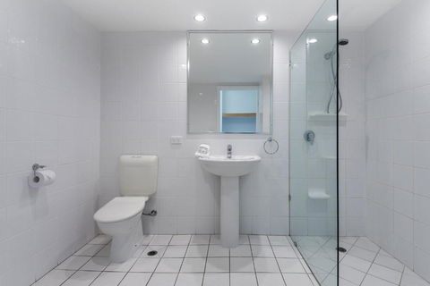 Poinciana Lodge - 2 Bedroom - On Hamilton Island By HIHA - Holiday Byron Bay 3