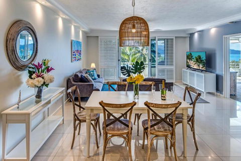 Poinciana Lodge - 2 Bedroom - On Hamilton Island By HIHA - Holiday Byron Bay 1