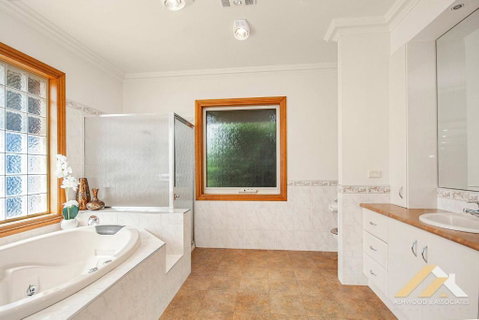 Perfect Entertainer-s Home With Pool - Holiday Byron Bay 2