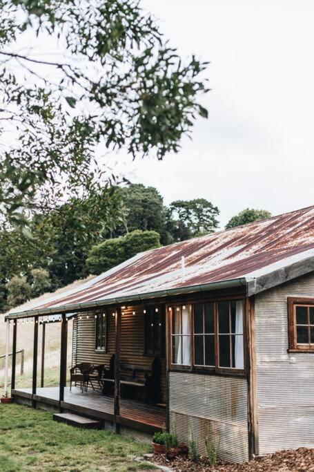 Pickers Hut - A Country Style Featured Dream Stay - Holiday Byron Bay 0
