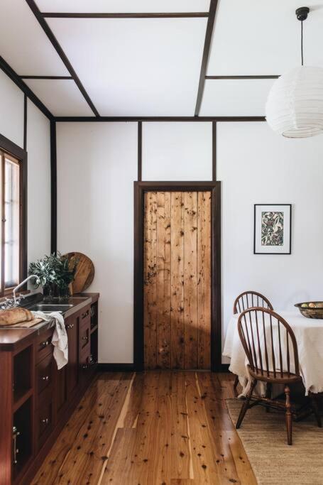 Pickers Hut - A Country Style Featured Dream Stay - Holiday Byron Bay 1
