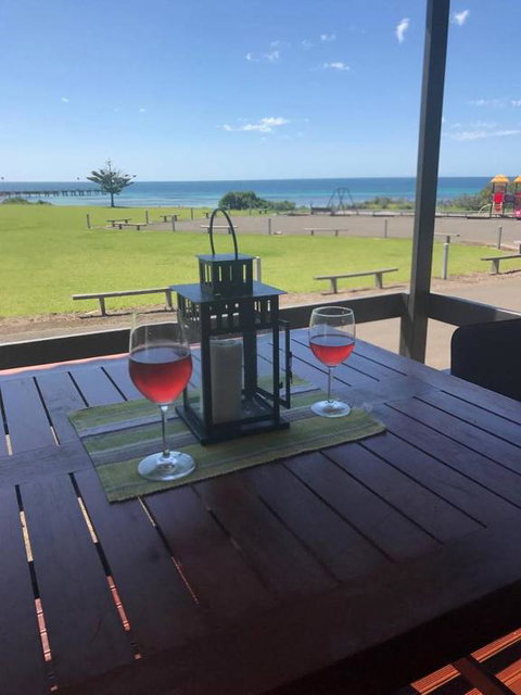 Pine View Holiday Rental - Holiday Byron Bay 0