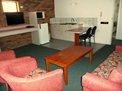 Pinnacle Holiday Lodge - Holiday Byron Bay 1