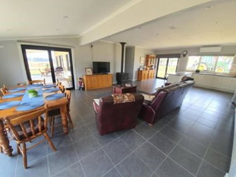 Pleasant Hill BnB - Holiday Byron Bay 3