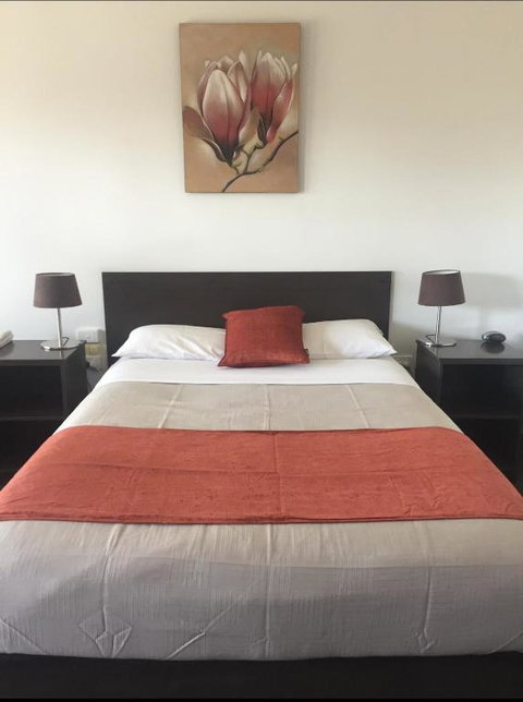 Ploughmans Motor Inn - Holiday Byron Bay 2