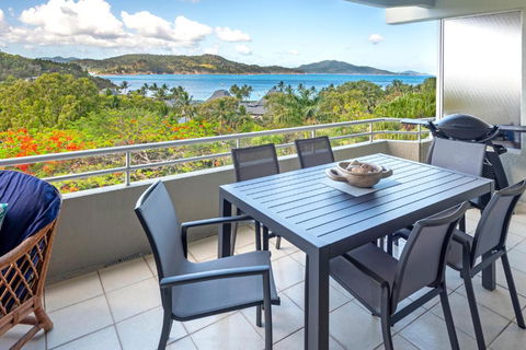 Poinciana 109 & Buggy Hamilton Island - Holiday Byron Bay 3