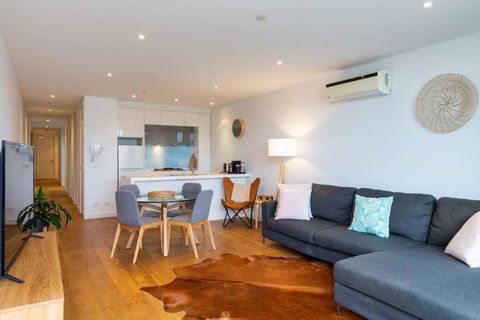 PORT MELBOURNE - A Stay At The Bay - Holiday Byron Bay 0