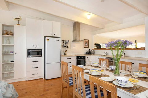 PORT WILLUNGA DREAMING A Beach Front Experience - Holiday Byron Bay 3